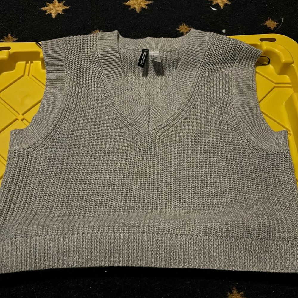 Sweater vest